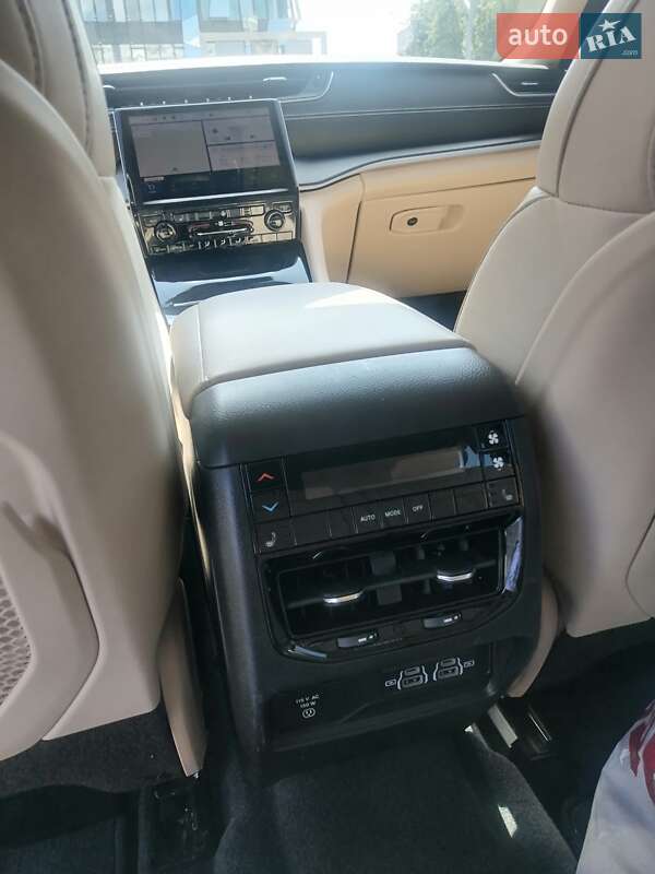 Внедорожник / Кроссовер Jeep Grand Cherokee 2022 в Харькове