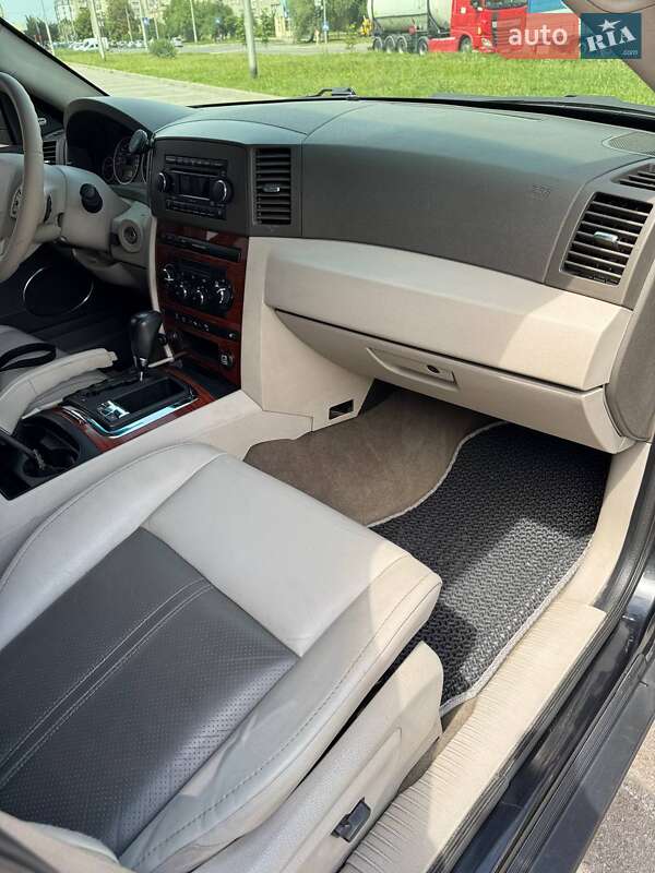 Внедорожник / Кроссовер Jeep Grand Cherokee 2004 в Ивано-Франковске