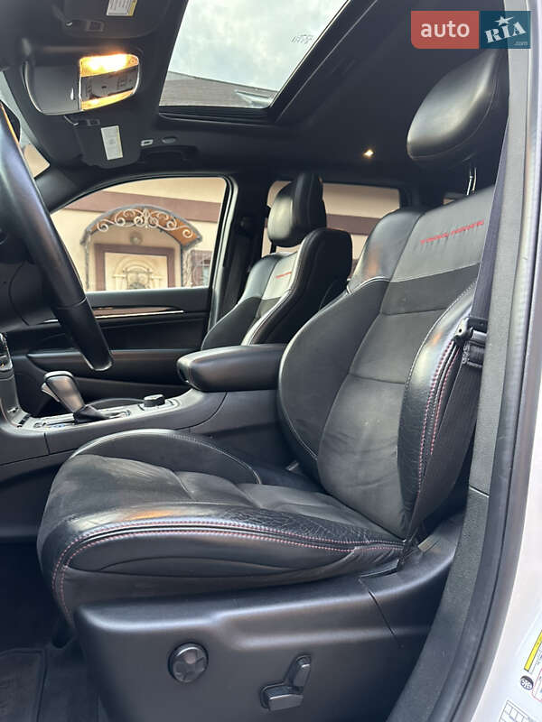 Внедорожник / Кроссовер Jeep Grand Cherokee 2018 в Сумах