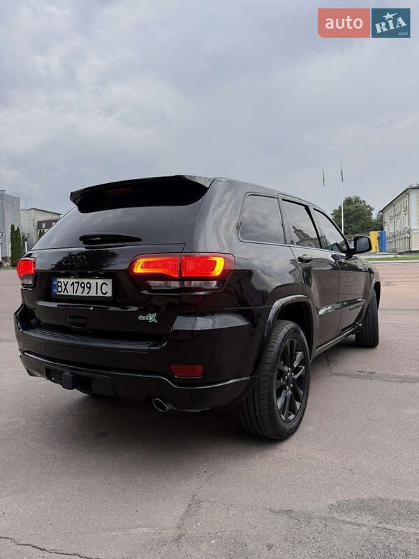 Внедорожник / Кроссовер Jeep Grand Cherokee 2022 в Хмельницком