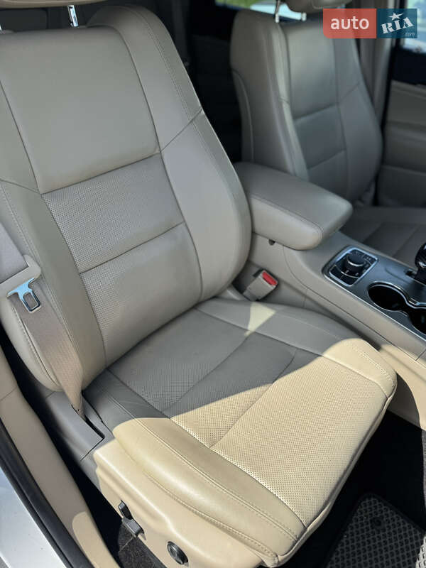 Внедорожник / Кроссовер Jeep Grand Cherokee 2014 в Киеве