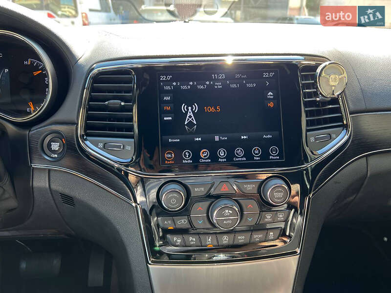 Внедорожник / Кроссовер Jeep Grand Cherokee 2018 в Киеве