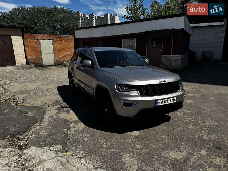 Внедорожник / Кроссовер Jeep Grand Cherokee 2015 в Киеве