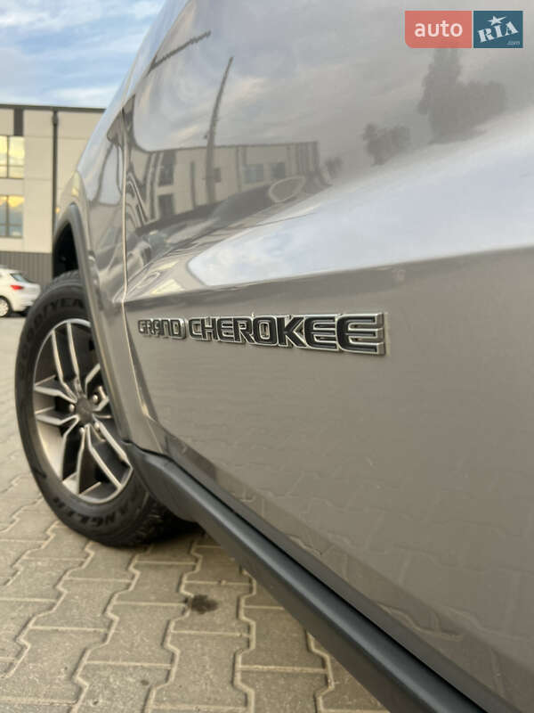 Внедорожник / Кроссовер Jeep Grand Cherokee 2019 в Киеве фото 9 Внедорожник / Кроссовер Jeep Grand Cherokee 2019 в Киеве