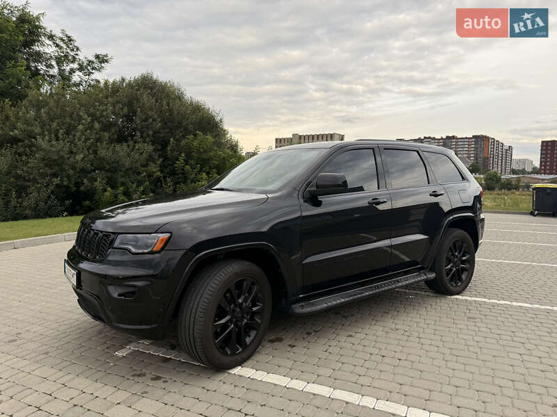 Внедорожник / Кроссовер Jeep Grand Cherokee 2017 в Львове