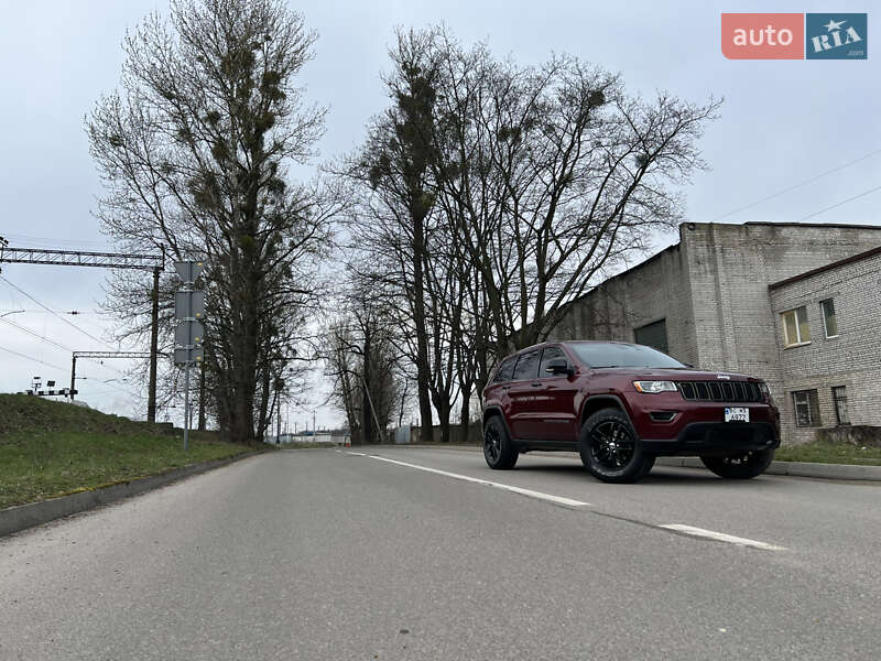 Внедорожник / Кроссовер Jeep Grand Cherokee 2017 в Львове