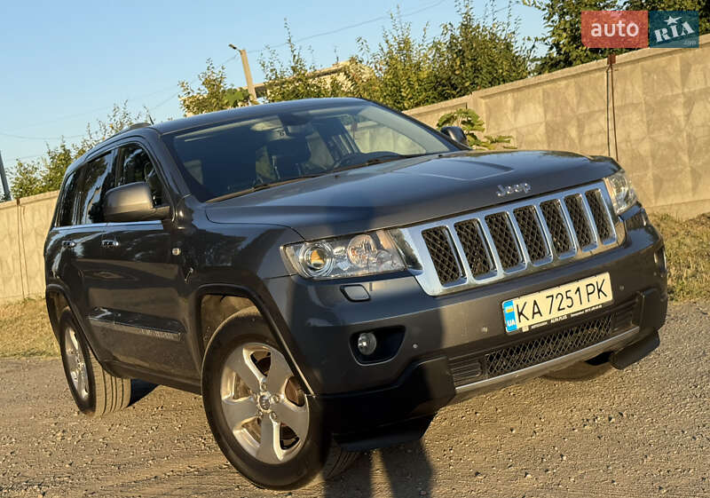 Внедорожник / Кроссовер Jeep Grand Cherokee 2011 в Киеве