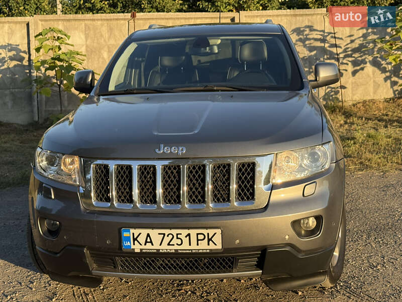 Внедорожник / Кроссовер Jeep Grand Cherokee 2011 в Киеве