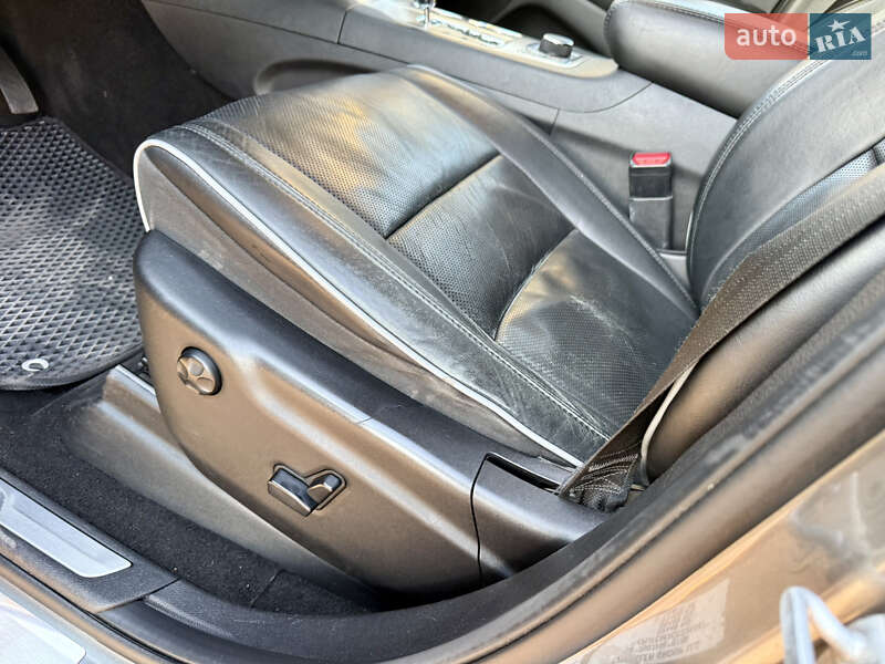 Внедорожник / Кроссовер Jeep Grand Cherokee 2011 в Киеве