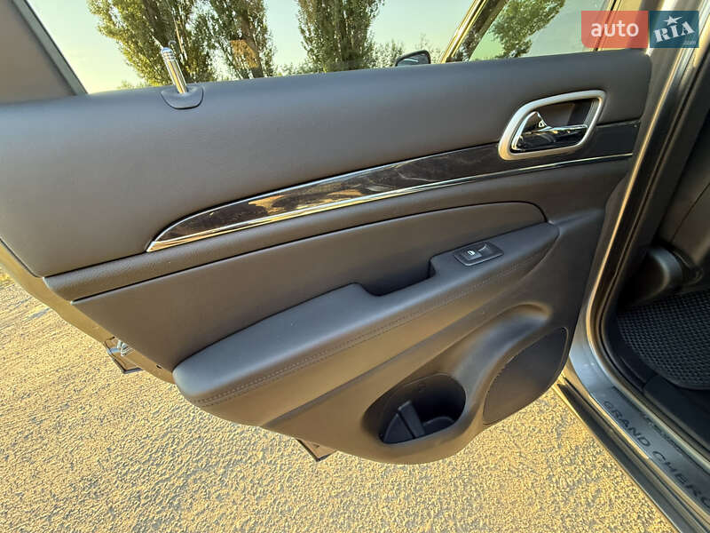 Внедорожник / Кроссовер Jeep Grand Cherokee 2011 в Киеве