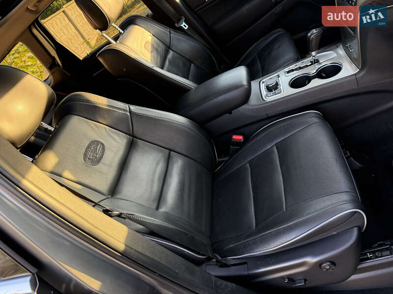 Внедорожник / Кроссовер Jeep Grand Cherokee 2011 в Киеве