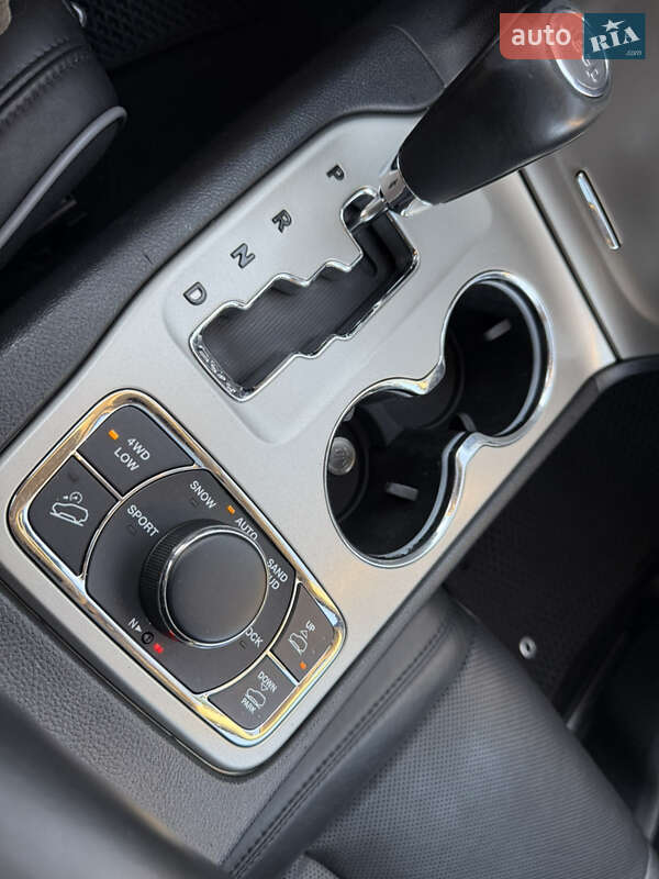 Внедорожник / Кроссовер Jeep Grand Cherokee 2011 в Киеве