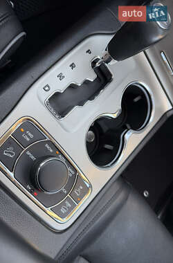 Позашляховик / Кросовер Jeep Grand Cherokee 2011 в 