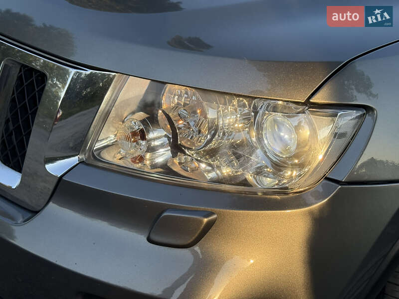 Внедорожник / Кроссовер Jeep Grand Cherokee 2011 в Киеве