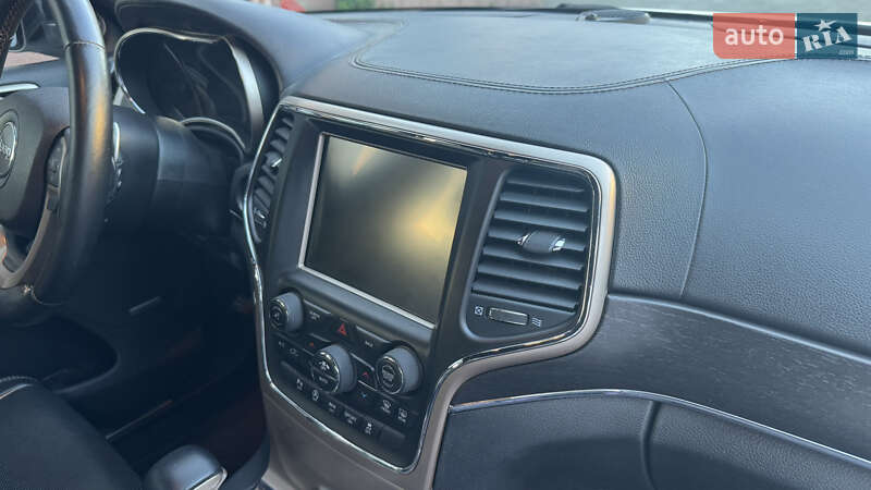 Внедорожник / Кроссовер Jeep Grand Cherokee 2016 в Киеве