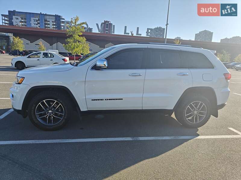 Внедорожник / Кроссовер Jeep Grand Cherokee 2018 в Киеве фото 19 Внедорожник / Кроссовер Jeep Grand Cherokee 2018 в Киеве