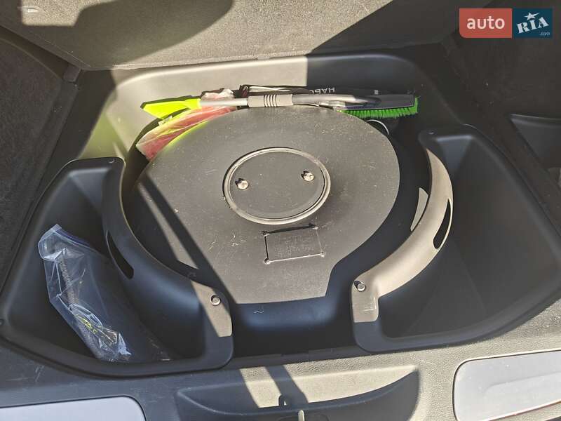 Внедорожник / Кроссовер Jeep Grand Cherokee 2018 в Киеве фото 24 Внедорожник / Кроссовер Jeep Grand Cherokee 2018 в Киеве