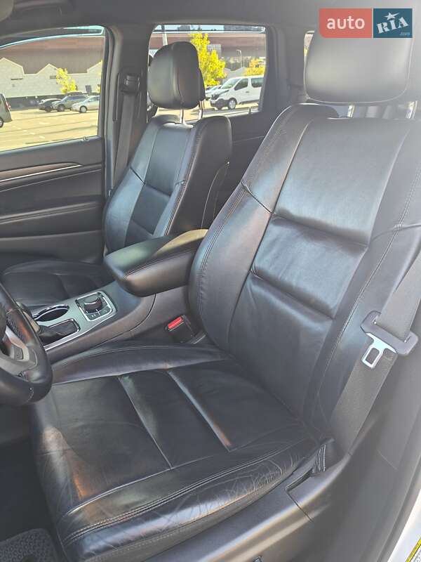 Внедорожник / Кроссовер Jeep Grand Cherokee 2018 в Киеве фото 27 Внедорожник / Кроссовер Jeep Grand Cherokee 2018 в Киеве