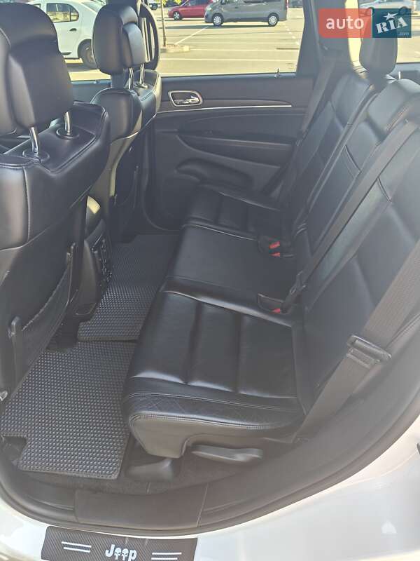 Внедорожник / Кроссовер Jeep Grand Cherokee 2018 в Киеве фото 30 Внедорожник / Кроссовер Jeep Grand Cherokee 2018 в Киеве