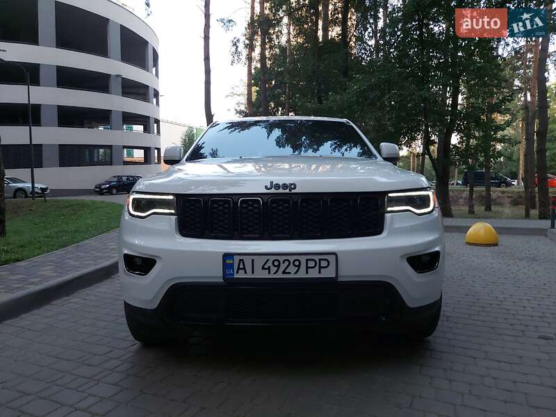 Внедорожник / Кроссовер Jeep Grand Cherokee 2020 в Киеве фото 9 Внедорожник / Кроссовер Jeep Grand Cherokee 2020 в Киеве