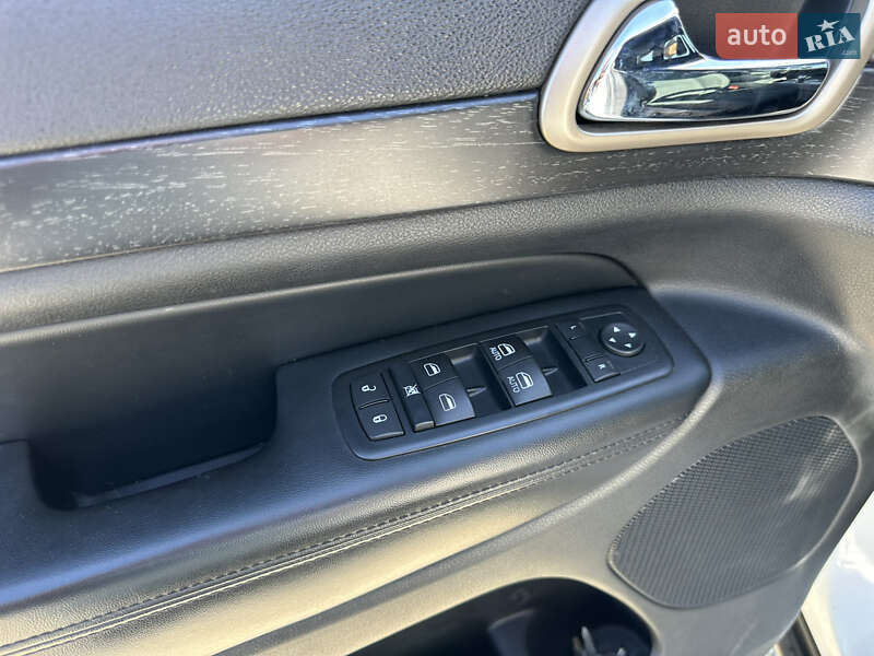 Позашляховик / Кросовер Jeep Grand Cherokee 2015 в Івано-Франківську фото 17 Позашляховик / Кросовер Jeep Grand Cherokee 2015 в Івано-Франківську
