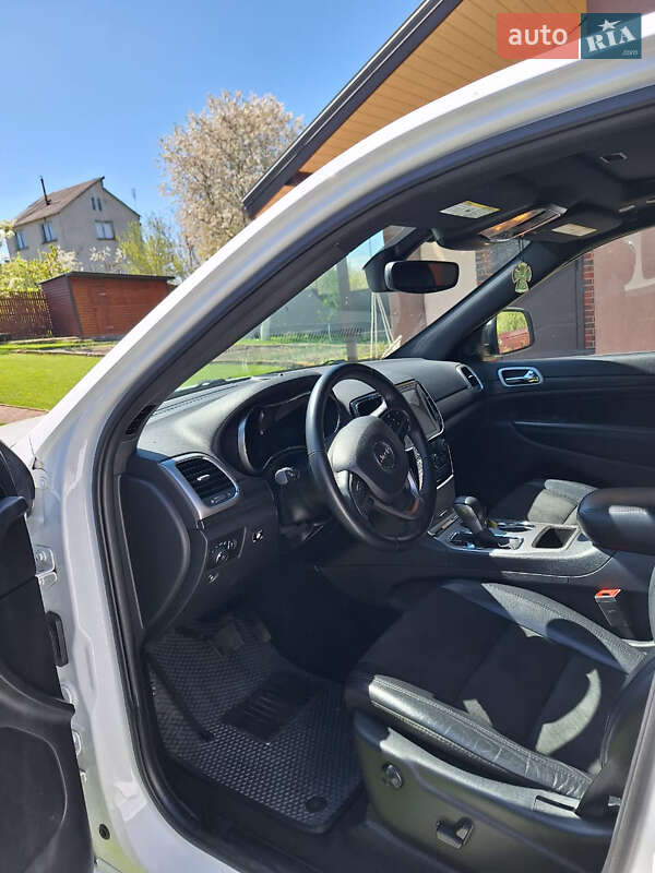 Внедорожник / Кроссовер Jeep Grand Cherokee 2018 в Киеве