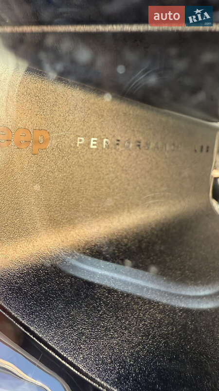 Позашляховик / Кросовер Jeep Grand Cherokee 2021 в Рівному