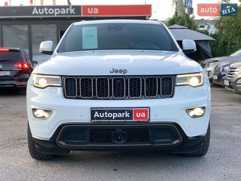 Внедорожник / Кроссовер Jeep Grand Cherokee 2016 в Виннице