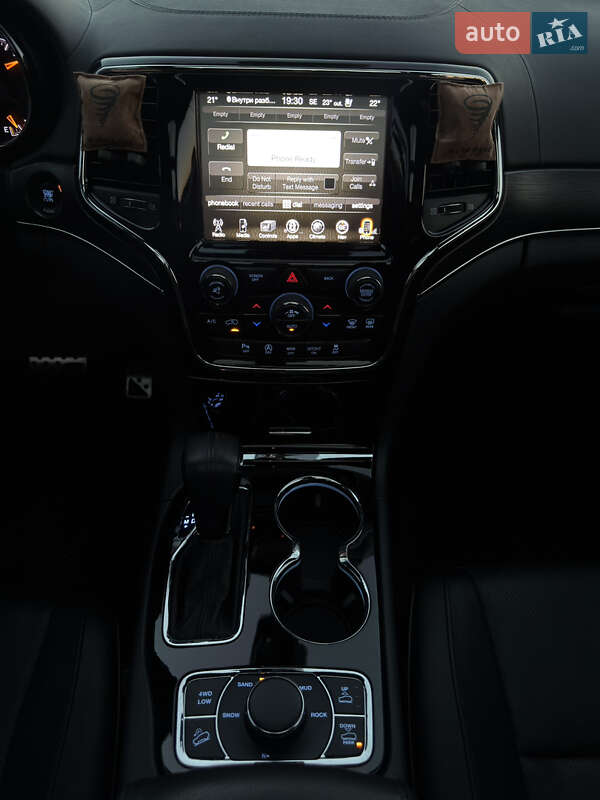 Внедорожник / Кроссовер Jeep Grand Cherokee 2016 в Киеве