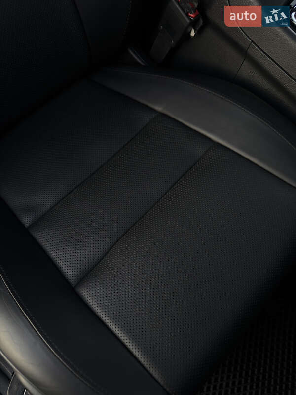 Внедорожник / Кроссовер Jeep Grand Cherokee 2016 в Киеве