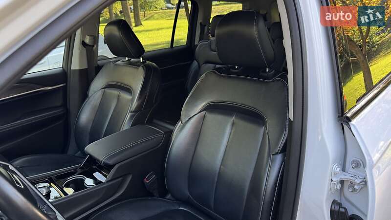 Внедорожник / Кроссовер Jeep Grand Cherokee 2021 в Киеве