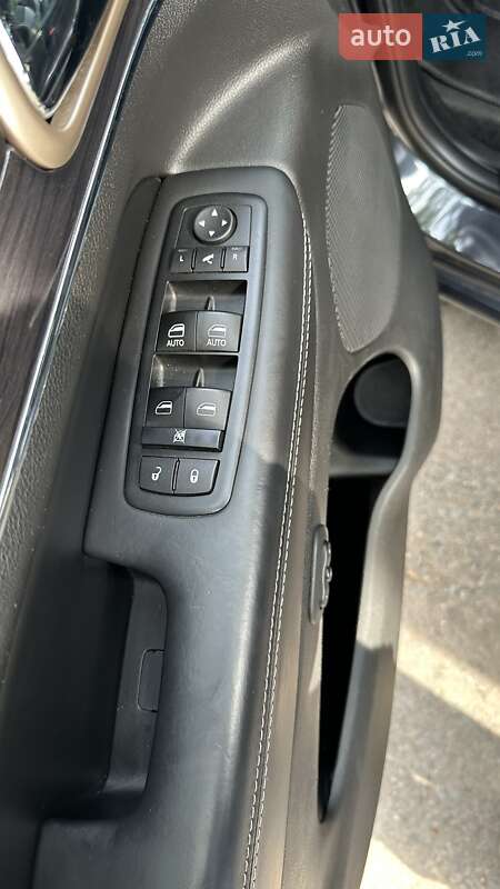 Внедорожник / Кроссовер Jeep Grand Cherokee 2015 в Львове