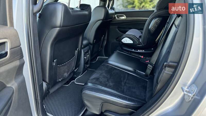 Позашляховик / Кросовер Jeep Grand Cherokee 2017 в Києві
