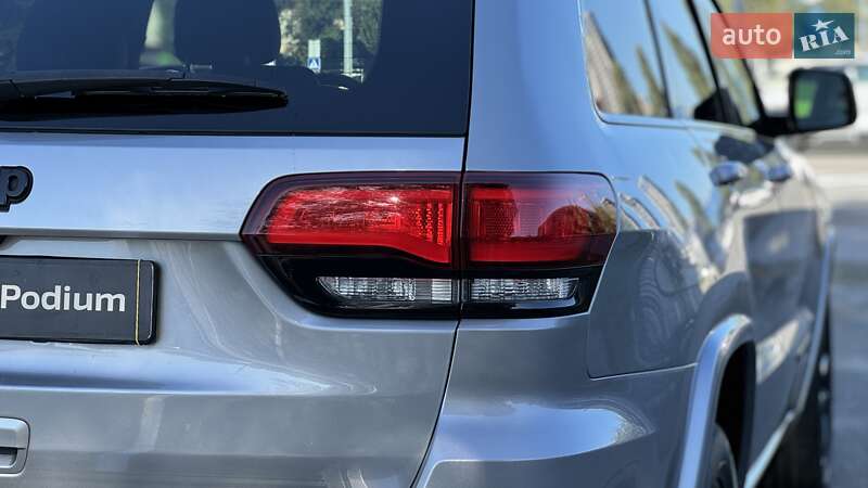 Позашляховик / Кросовер Jeep Grand Cherokee 2017 в Києві