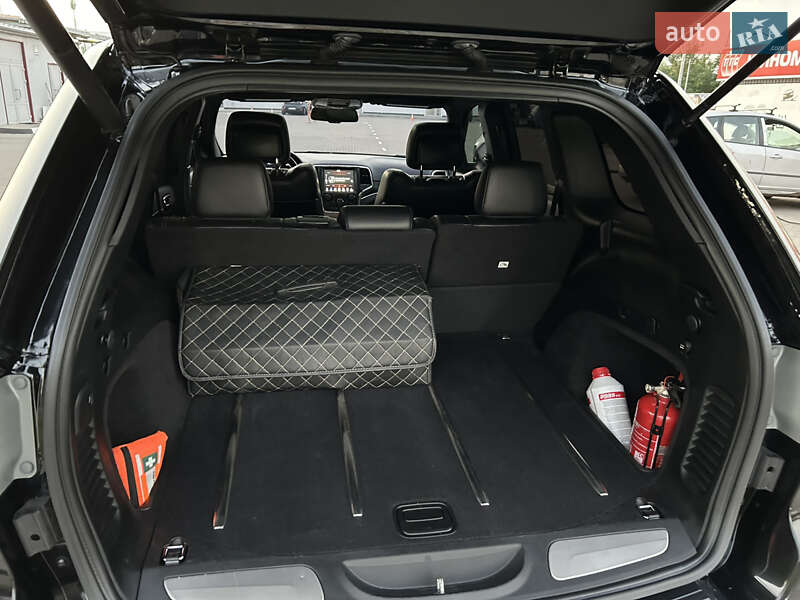 Позашляховик / Кросовер Jeep Grand Cherokee 2016 в Києві