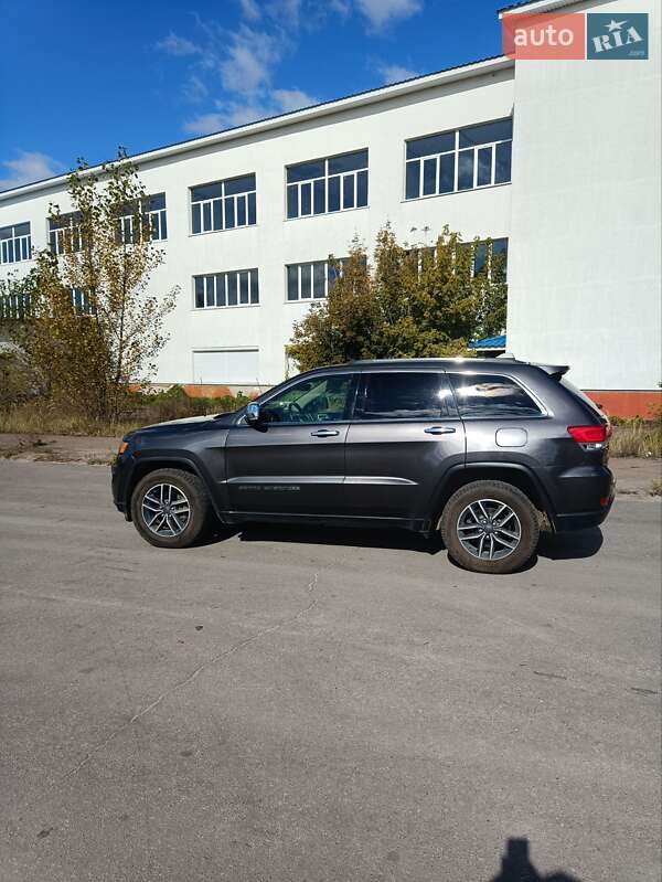 Внедорожник / Кроссовер Jeep Grand Cherokee 2018 в Шостке