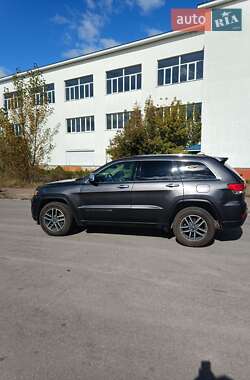 Позашляховик / Кросовер Jeep Grand Cherokee 2018 в 