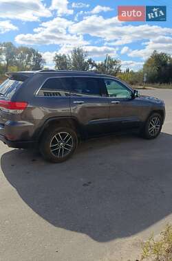 Позашляховик / Кросовер Jeep Grand Cherokee 2018 в 