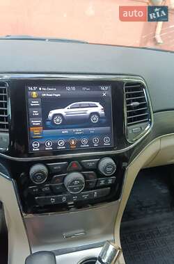 Позашляховик / Кросовер Jeep Grand Cherokee 2018 в 