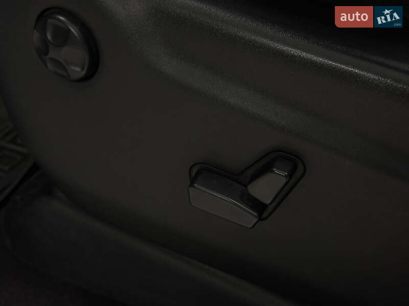 Внедорожник / Кроссовер Jeep Grand Cherokee 2016 в Николаеве