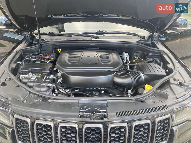 Внедорожник / Кроссовер Jeep Grand Cherokee 2019 в Киеве фото 24 Внедорожник / Кроссовер Jeep Grand Cherokee 2019 в Киеве