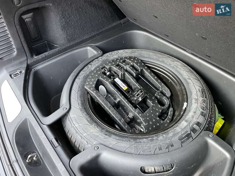 Внедорожник / Кроссовер Jeep Grand Cherokee 2016 в Киеве