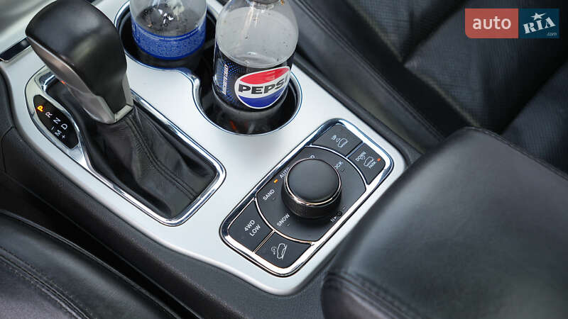 Внедорожник / Кроссовер Jeep Grand Cherokee 2016 в Березане