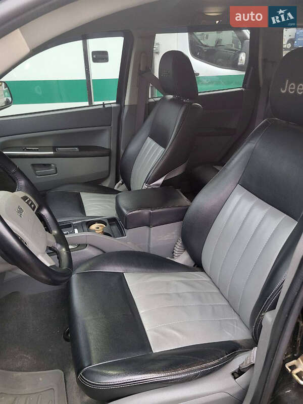 Внедорожник / Кроссовер Jeep Grand Cherokee 2006 в Кременчуге