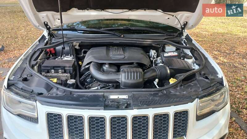 Внедорожник / Кроссовер Jeep Grand Cherokee 2015 в Полтаве