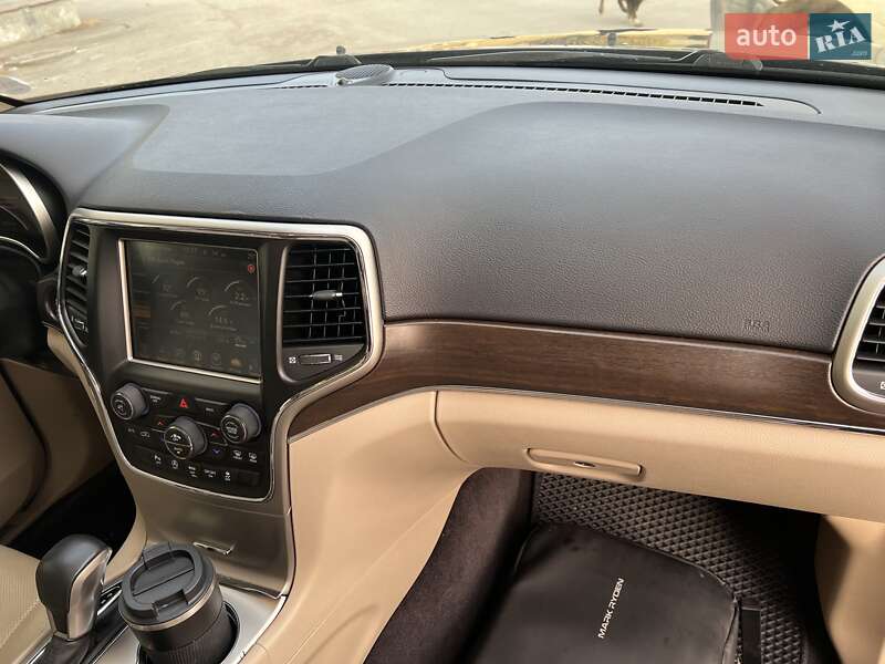 Внедорожник / Кроссовер Jeep Grand Cherokee 2016 в Тернополе