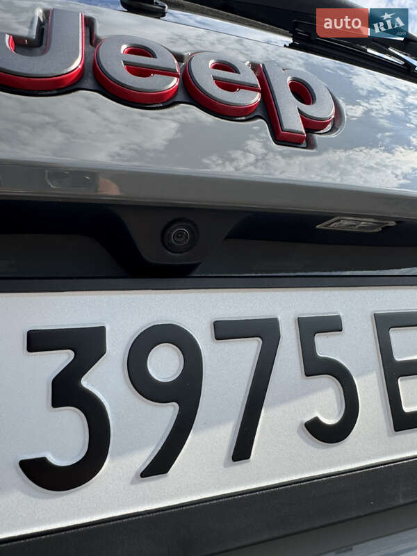 Внедорожник / Кроссовер Jeep Grand Cherokee 2020 в Киеве