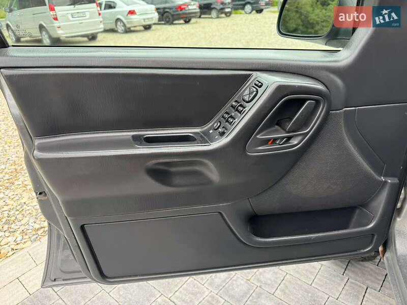 Внедорожник / Кроссовер Jeep Grand Cherokee 2000 в Косове