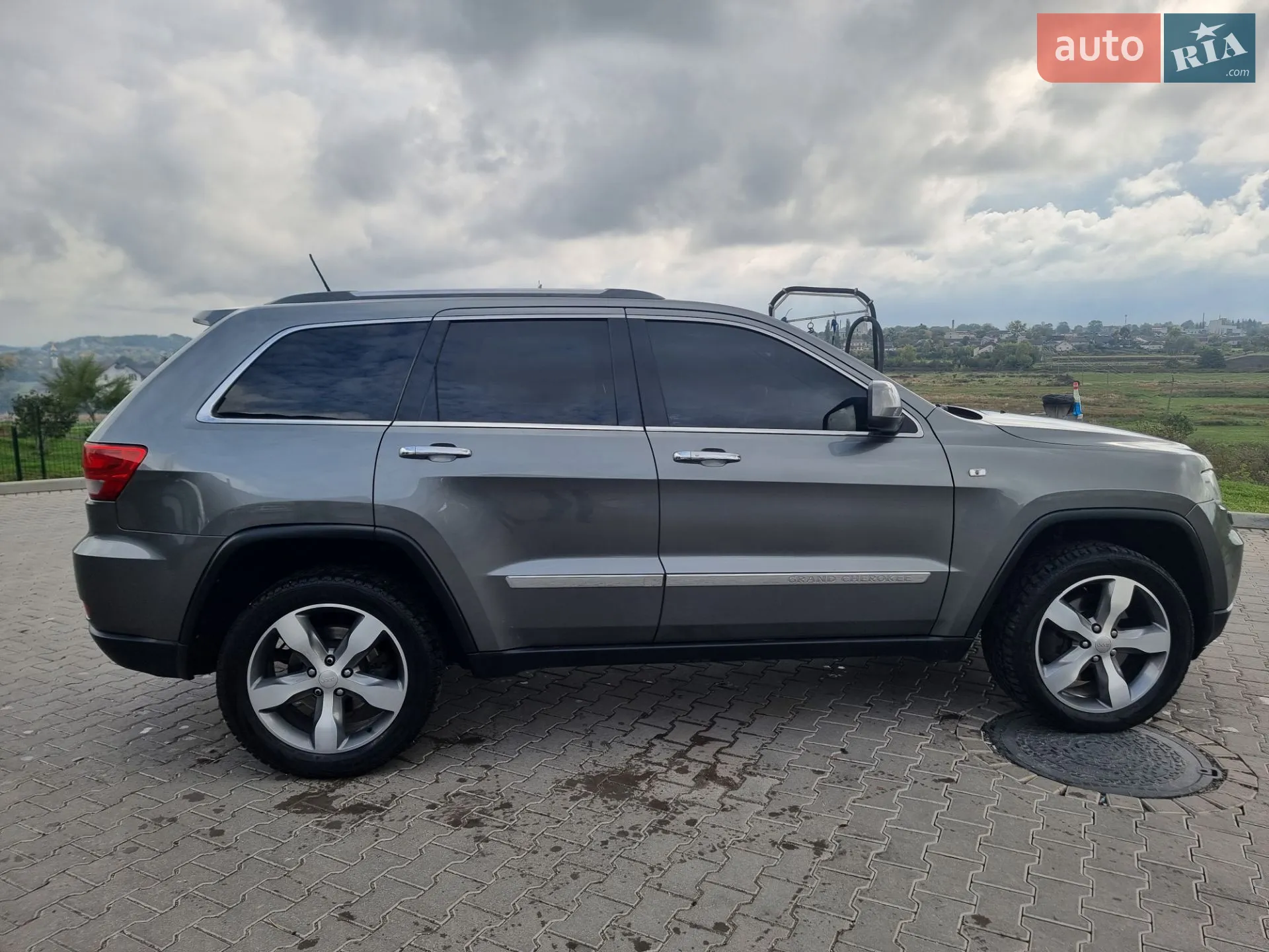 2011 Jeep Grand Cherokee - мініатюра 12