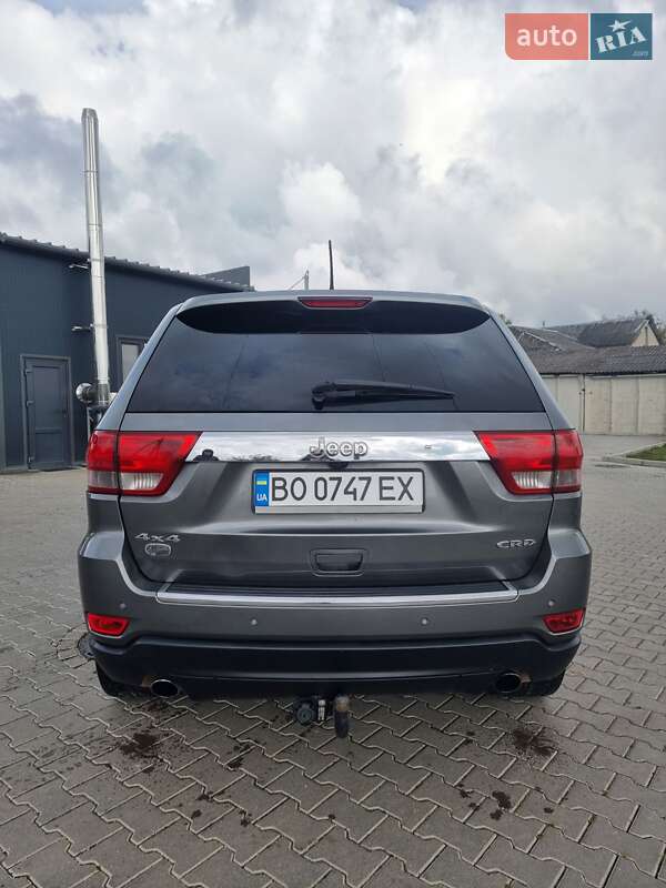 Внедорожник / Кроссовер Jeep Grand Cherokee 2011 в Шумске